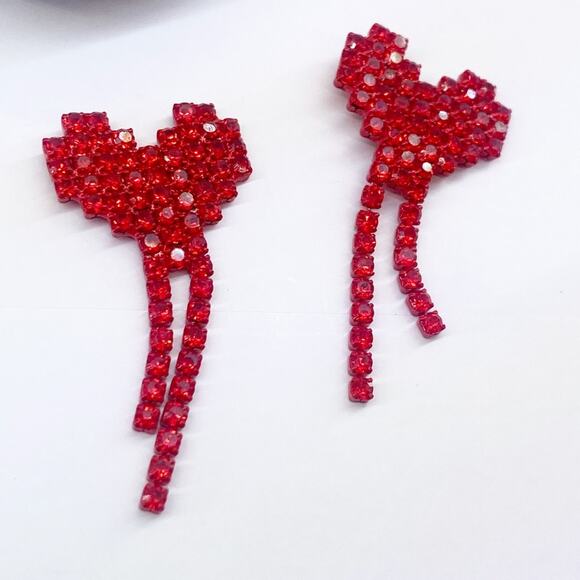 NEW Red Crystal Heart Earrings - Picture 4 of 12